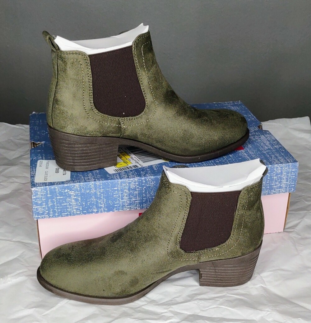 POP Emmy Boots Women 7M Olive Green Suede Elastic Stretch Annkle Bootie